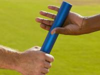 FB体育网页版-马刺掀翻独行侠，利拉德稳定输出不掉线，新老交替中的战术启示