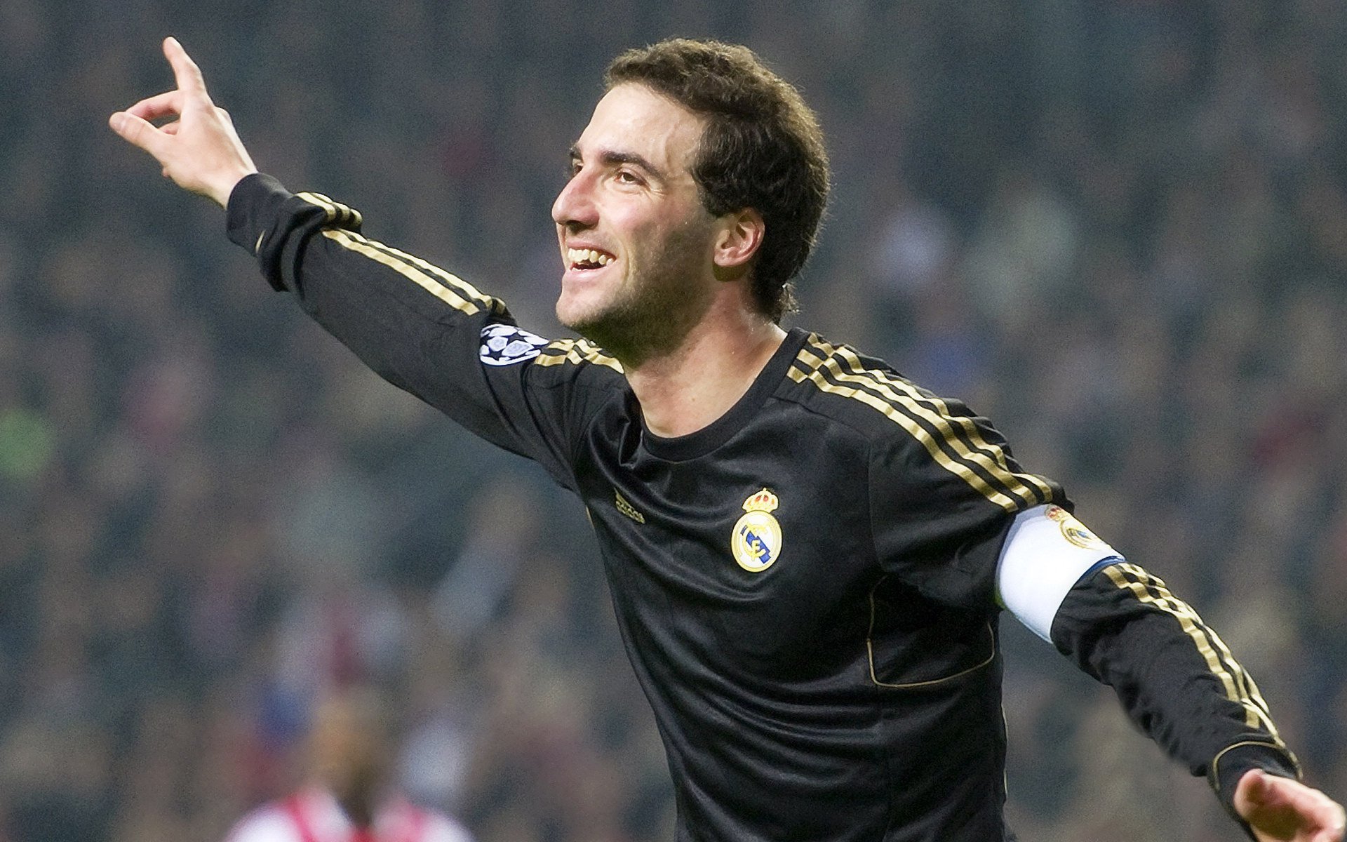 姆巴佩闪电撕裂防线，雷恩末节神兵天降，法国险胜荷兰晋级四强