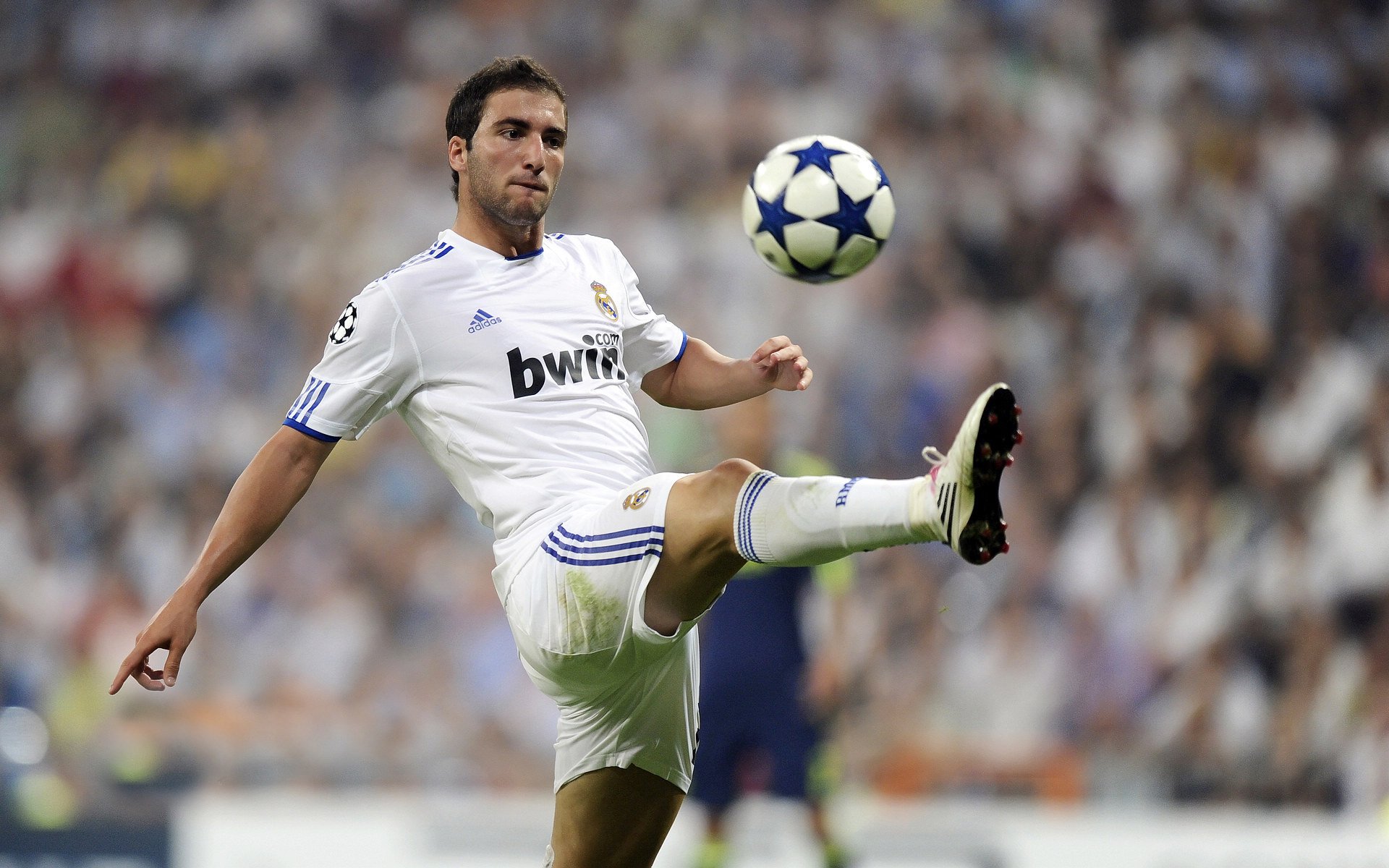 铁幕下的绿茵奇迹，当日本封锁爱尔兰，法比尼奥如何成为破局关键先生